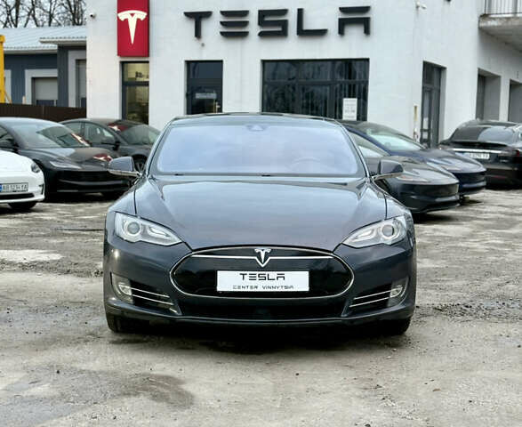 Серый Тесла Модель С, объемом двигателя 0 л и пробегом 287 тыс. км за 13700 $, фото 2 на Automoto.ua