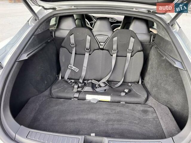 Серый Тесла Модель С, объемом двигателя 0 л и пробегом 157 тыс. км за 15000 $, фото 8 на Automoto.ua