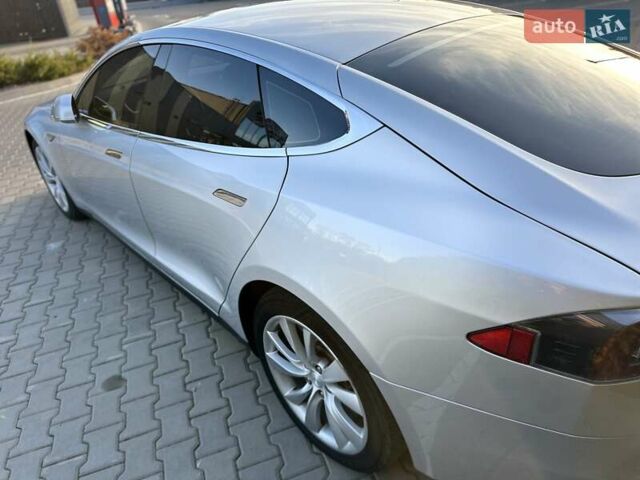 Серый Тесла Модель С, объемом двигателя 0 л и пробегом 195 тыс. км за 14600 $, фото 45 на Automoto.ua
