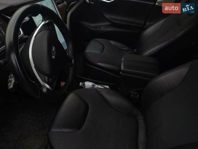 Серый Тесла Модель С, объемом двигателя 0 л и пробегом 180 тыс. км за 10999 $, фото 13 на Automoto.ua