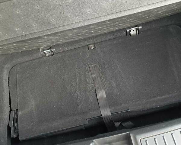 Серый Тесла Модель С, объемом двигателя 0 л и пробегом 253 тыс. км за 14800 $, фото 24 на Automoto.ua