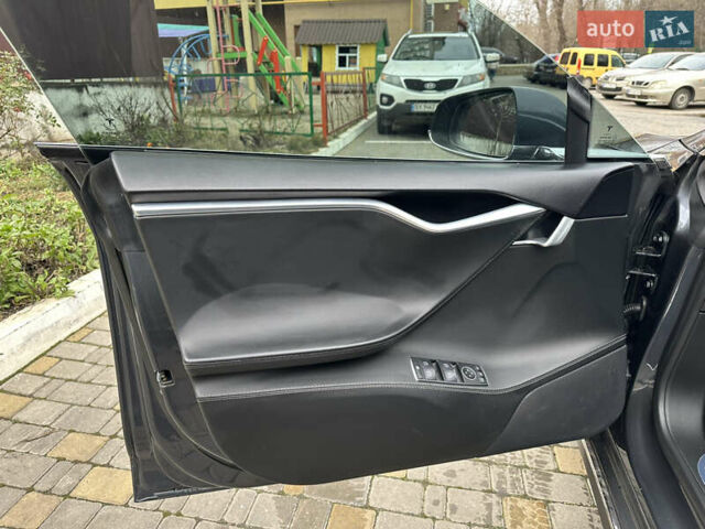 Серый Тесла Модель С, объемом двигателя 0 л и пробегом 278 тыс. км за 10999 $, фото 5 на Automoto.ua