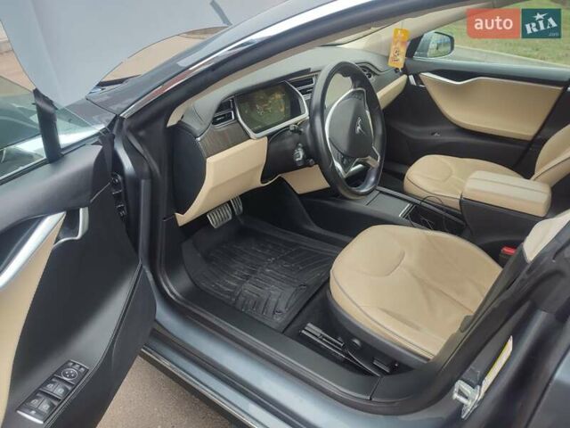 Серый Тесла Модель С, объемом двигателя 0 л и пробегом 180 тыс. км за 11450 $, фото 8 на Automoto.ua