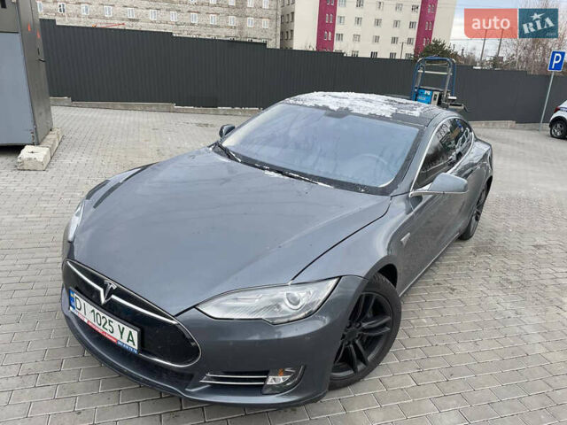 Серый Тесла Модель С, объемом двигателя 0 л и пробегом 180 тыс. км за 12300 $, фото 2 на Automoto.ua