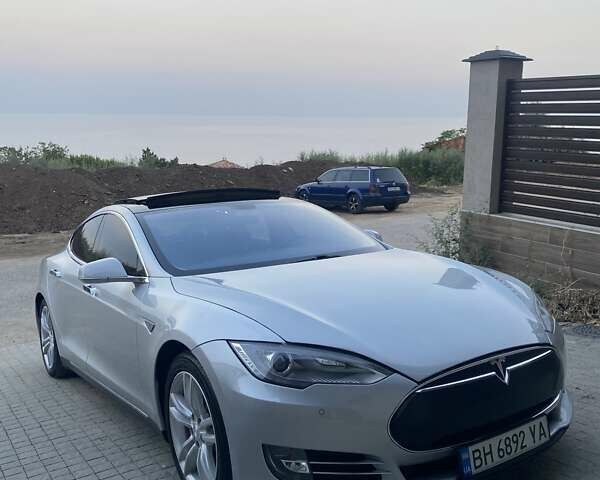 Сірий Тесла Модель С, об'ємом двигуна 0 л та пробігом 190 тис. км за 13900 $, фото 29 на Automoto.ua