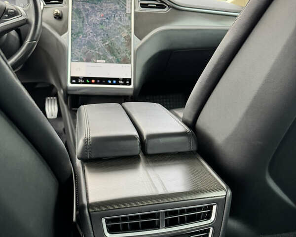 Серый Тесла Модель С, объемом двигателя 0 л и пробегом 275 тыс. км за 12500 $, фото 17 на Automoto.ua