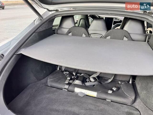 Серый Тесла Модель С, объемом двигателя 0 л и пробегом 157 тыс. км за 15000 $, фото 7 на Automoto.ua