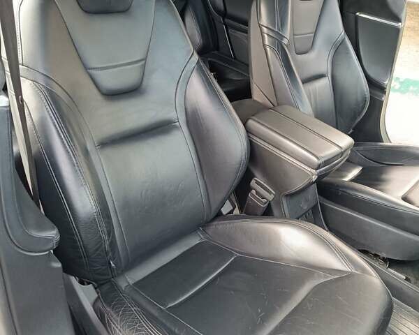 Серый Тесла Модель С, объемом двигателя 0 л и пробегом 253 тыс. км за 14800 $, фото 18 на Automoto.ua