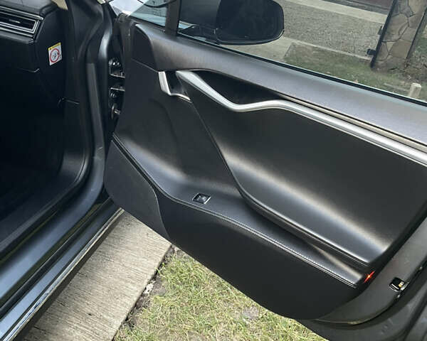 Сірий Тесла Модель С, об'ємом двигуна 0 л та пробігом 172 тис. км за 13500 $, фото 15 на Automoto.ua