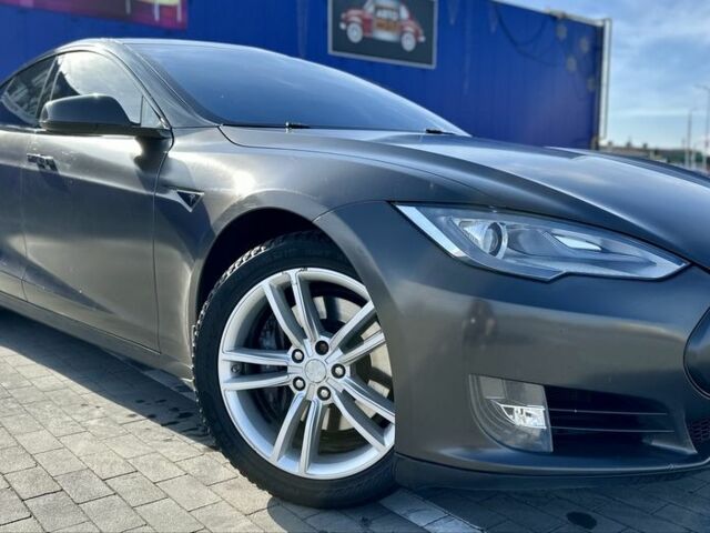 Серый Тесла Модель С, объемом двигателя 0 л и пробегом 210 тыс. км за 15000 $, фото 19 на Automoto.ua