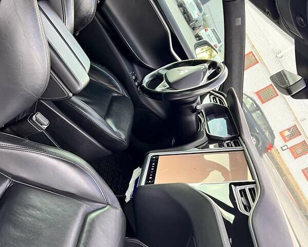 Серый Тесла Модель С, объемом двигателя 0 л и пробегом 157 тыс. км за 15000 $, фото 10 на Automoto.ua