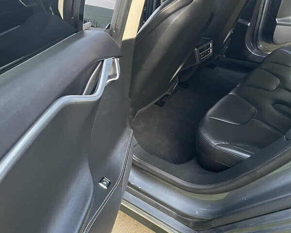 Сірий Тесла Модель С, об'ємом двигуна 0 л та пробігом 172 тис. км за 13500 $, фото 20 на Automoto.ua