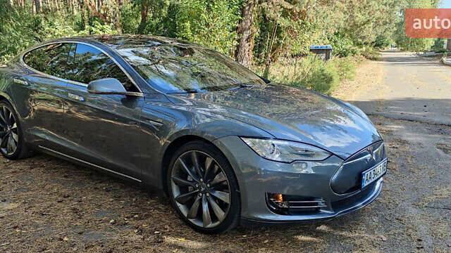 Серый Тесла Модель С, объемом двигателя 0 л и пробегом 115 тыс. км за 15000 $, фото 13 на Automoto.ua