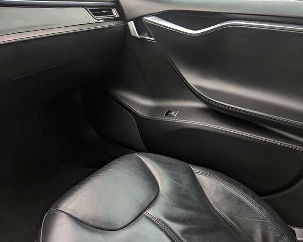 Сірий Тесла Модель С, об'ємом двигуна 0 л та пробігом 230 тис. км за 14500 $, фото 16 на Automoto.ua