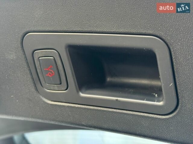 Серый Тесла Модель С, объемом двигателя 0 л и пробегом 130 тыс. км за 13950 $, фото 45 на Automoto.ua