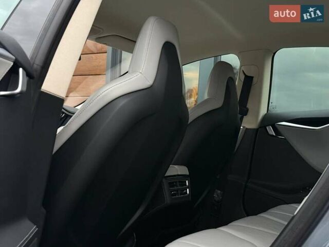 Серый Тесла Модель С, объемом двигателя 0 л и пробегом 200 тыс. км за 14900 $, фото 44 на Automoto.ua