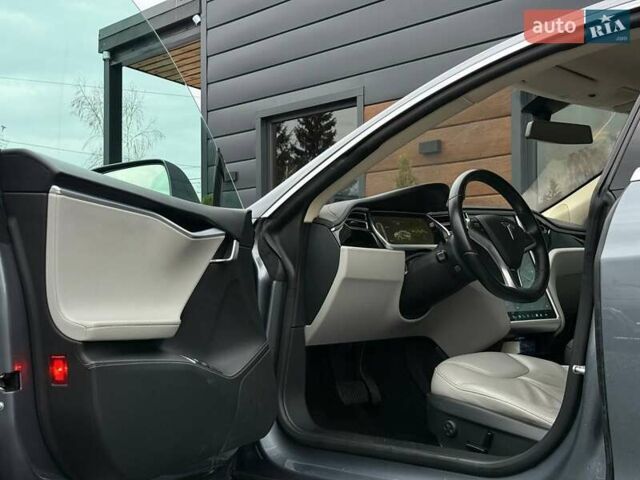 Серый Тесла Модель С, объемом двигателя 0 л и пробегом 200 тыс. км за 14900 $, фото 21 на Automoto.ua