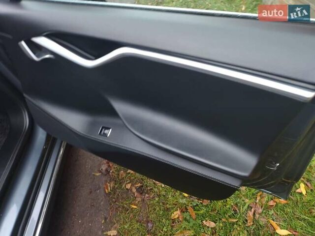 Серый Тесла Модель С, объемом двигателя 0 л и пробегом 180 тыс. км за 10999 $, фото 21 на Automoto.ua