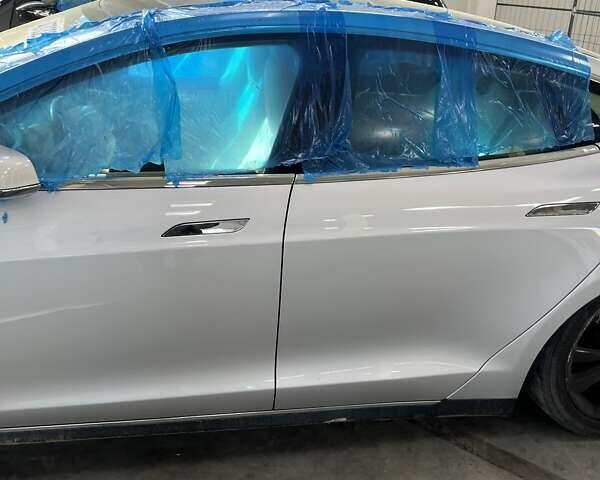Сірий Тесла Модель С, об'ємом двигуна 0 л та пробігом 136 тис. км за 5000 $, фото 8 на Automoto.ua