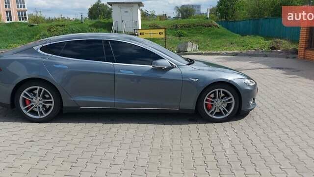 Серый Тесла Модель С, объемом двигателя 0 л и пробегом 145 тыс. км за 14900 $, фото 2 на Automoto.ua