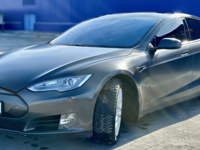 Серый Тесла Модель С, объемом двигателя 0 л и пробегом 210 тыс. км за 15000 $, фото 14 на Automoto.ua