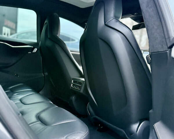 Серый Тесла Модель С, объемом двигателя 0 л и пробегом 287 тыс. км за 13700 $, фото 25 на Automoto.ua