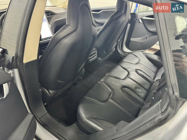 Серый Тесла Модель С, объемом двигателя 0 л и пробегом 275 тыс. км за 12500 $, фото 26 на Automoto.ua