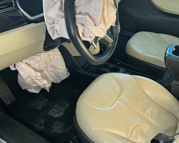 Сірий Тесла Модель С, об'ємом двигуна 0 л та пробігом 136 тис. км за 5000 $, фото 15 на Automoto.ua