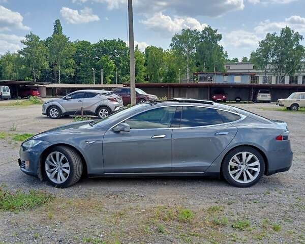 Серый Тесла Модель С, объемом двигателя 0 л и пробегом 165 тыс. км за 15000 $, фото 12 на Automoto.ua