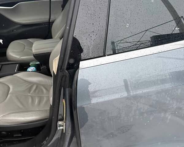 Серый Тесла Модель С, объемом двигателя 0 л и пробегом 290 тыс. км за 12400 $, фото 4 на Automoto.ua