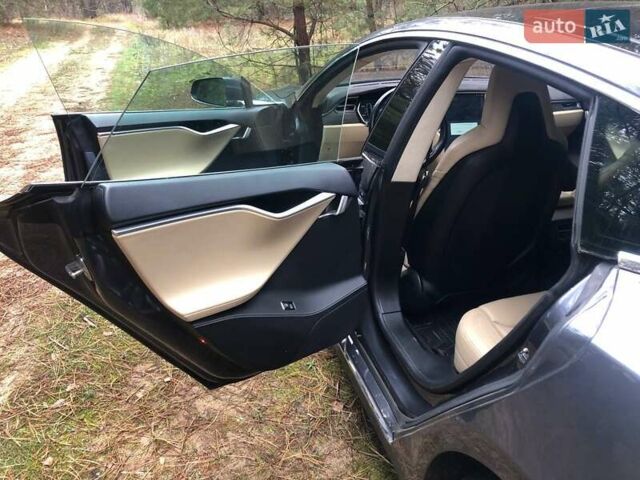 Серый Тесла Модель С, объемом двигателя 0 л и пробегом 142 тыс. км за 16500 $, фото 10 на Automoto.ua