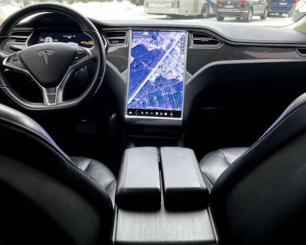 Серый Тесла Модель С, объемом двигателя 0 л и пробегом 319 тыс. км за 11500 $, фото 6 на Automoto.ua