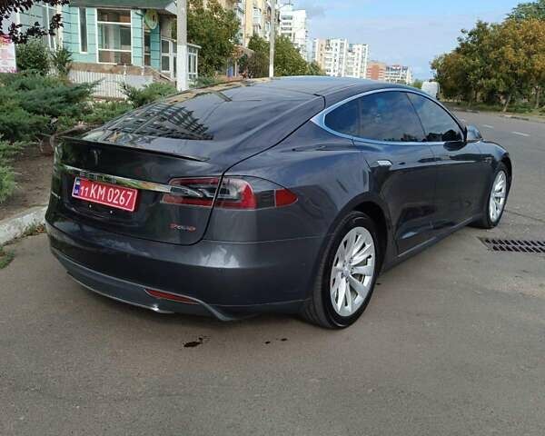 Серый Тесла Модель С, объемом двигателя 0 л и пробегом 252 тыс. км за 15400 $, фото 2 на Automoto.ua