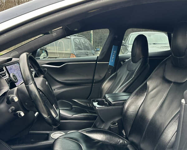 Серый Тесла Модель С, объемом двигателя 0 л и пробегом 278 тыс. км за 10999 $, фото 6 на Automoto.ua