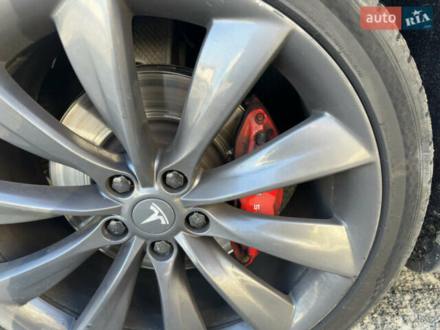 Тесла Модель С 2014 в Вышгороде на Automoto.ua Серый Тесла Модель С, объемом двигателя 0 л и пробегом 202 тыс. км за 19000 $, фото 6 на Automoto.ua