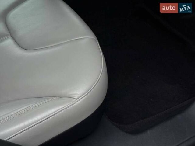 Серый Тесла Модель С, объемом двигателя 0 л и пробегом 200 тыс. км за 14900 $, фото 54 на Automoto.ua