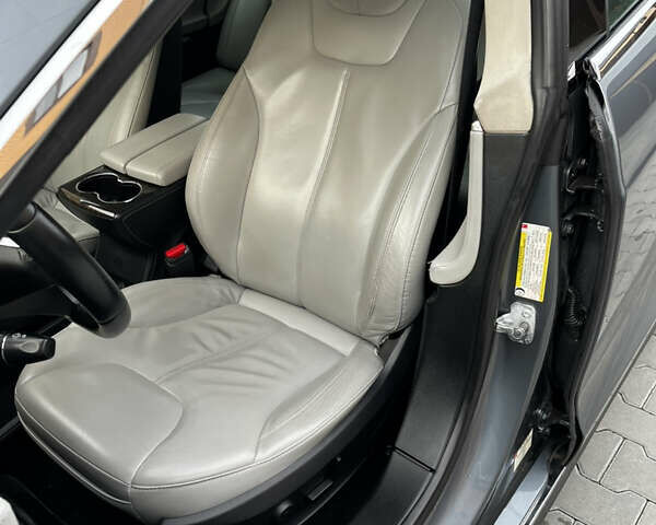Сірий Тесла Модель С, об'ємом двигуна 0 л та пробігом 160 тис. км за 13500 $, фото 9 на Automoto.ua