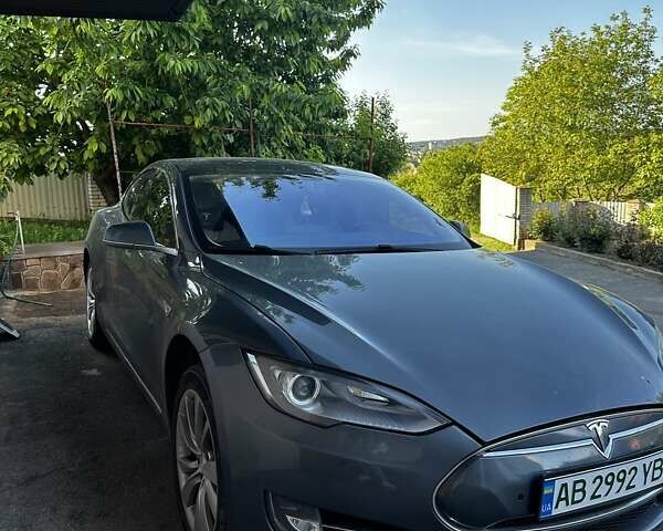 Серый Тесла Модель С, объемом двигателя 0 л и пробегом 318 тыс. км за 12500 $, фото 3 на Automoto.ua