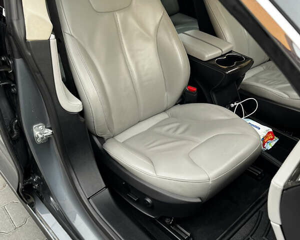 Сірий Тесла Модель С, об'ємом двигуна 0 л та пробігом 160 тис. км за 13500 $, фото 12 на Automoto.ua