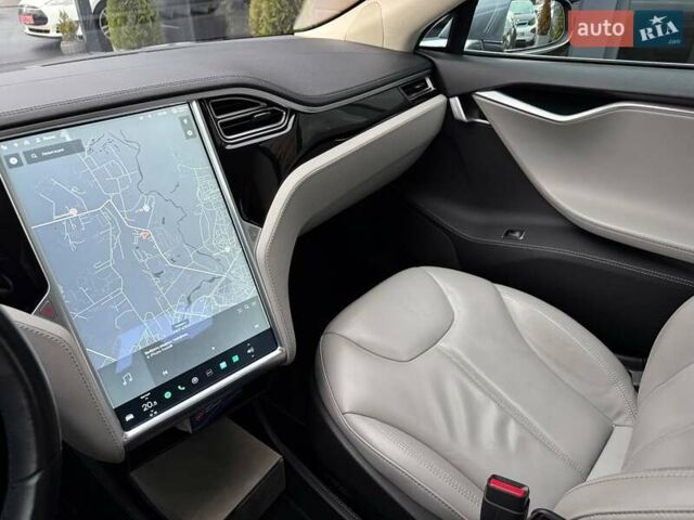 Серый Тесла Модель С, объемом двигателя 0 л и пробегом 200 тыс. км за 14900 $, фото 36 на Automoto.ua