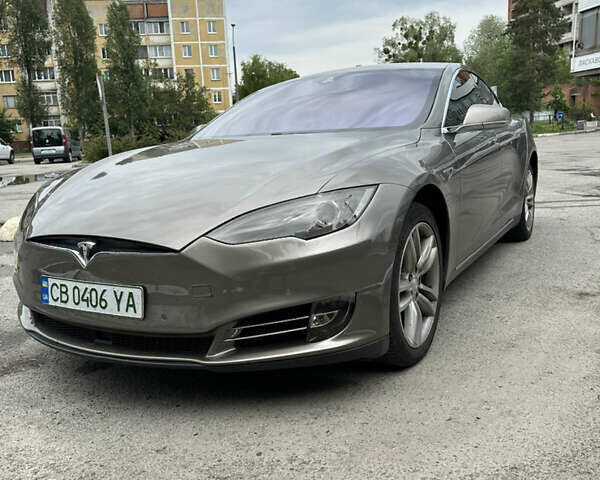 Серый Тесла Модель С, объемом двигателя 0 л и пробегом 97 тыс. км за 13999 $, фото 7 на Automoto.ua