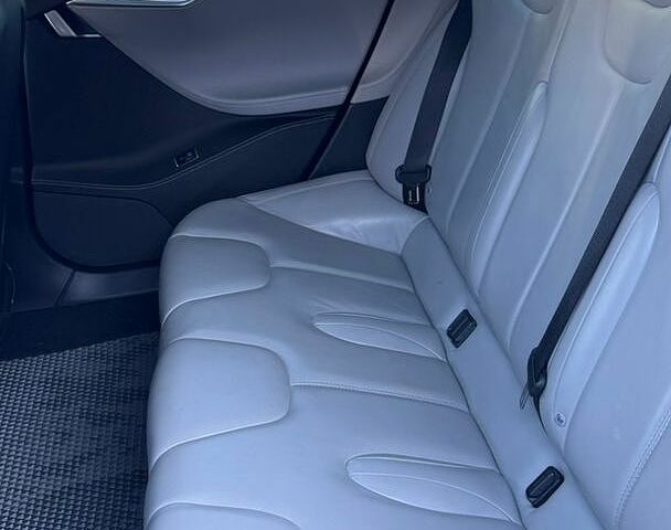 Сірий Тесла Модель С, об'ємом двигуна 0 л та пробігом 105 тис. км за 16000 $, фото 6 на Automoto.ua