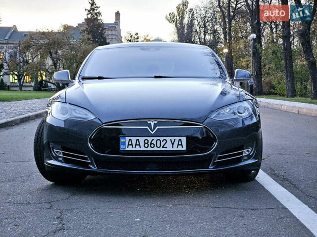 Серый Тесла Модель С, объемом двигателя 0 л и пробегом 90 тыс. км за 22000 $, фото 1 на Automoto.ua