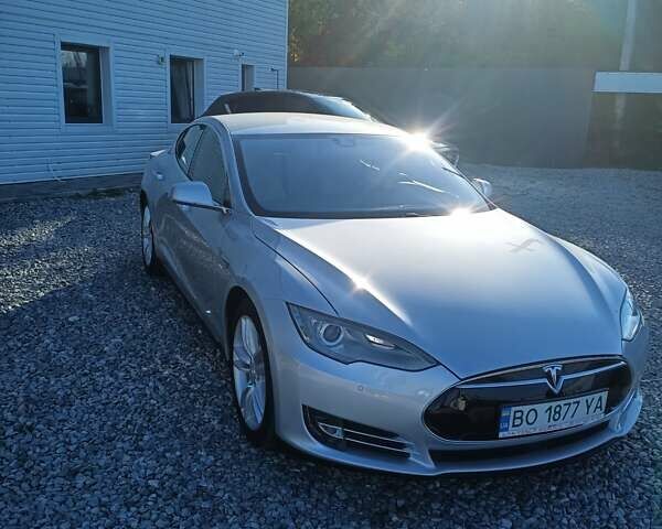 Сірий Тесла Модель С, об'ємом двигуна 0 л та пробігом 136 тис. км за 18000 $, фото 2 на Automoto.ua