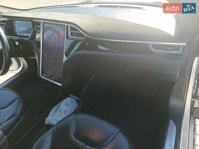 Тесла Модель С 2015 у Львові на Automoto.ua Сірий Тесла Модель С, об'ємом двигуна 0 л та пробігом 200 тис. км за 13799 $, фото 11 на Automoto.ua
