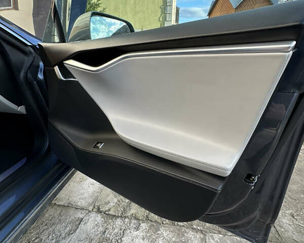 Серый Тесла Модель С, объемом двигателя 0 л и пробегом 113 тыс. км за 15200 $, фото 15 на Automoto.ua