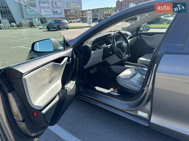 Серый Тесла Модель С, объемом двигателя 0 л и пробегом 148 тыс. км за 33900 $, фото 13 на Automoto.ua