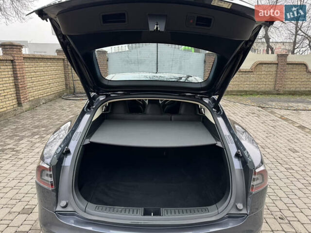 Серый Тесла Модель С, объемом двигателя 0 л и пробегом 180 тыс. км за 15300 $, фото 20 на Automoto.ua