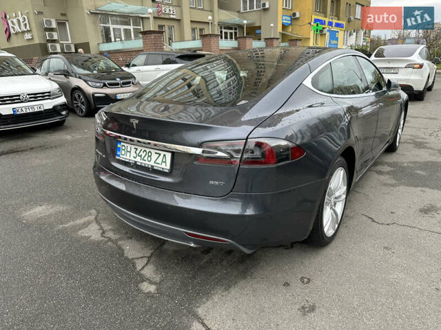 Серый Тесла Модель С, объемом двигателя 0 л и пробегом 183 тыс. км за 15100 $, фото 2 на Automoto.ua