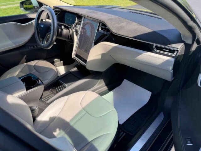 Сірий Тесла Модель С, об'ємом двигуна 0 л та пробігом 72 тис. км за 9800 $, фото 6 на Automoto.ua